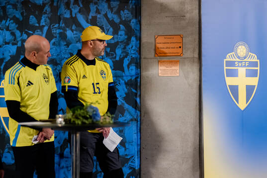 A memorial plaque dedicated to Patrick Lundström and Kent