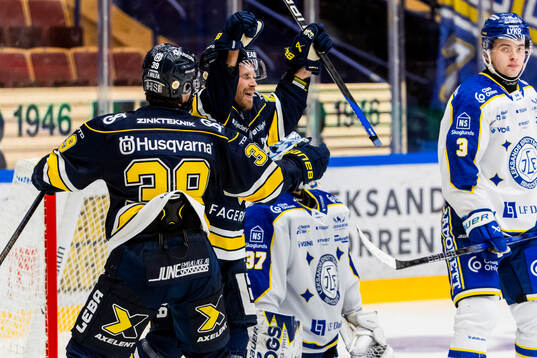 HV71s Mattias Tedenby jublar