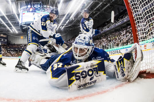 Leksands målvakt Jakob Hellsten och Leksands Marek Hrivik