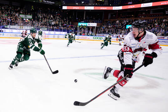 Färjestads Michael Lindqvist och Malmö Redhawks Lassi