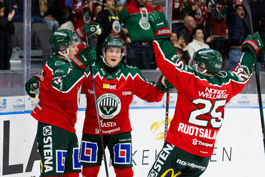 Frölundas Max Friberg jublar