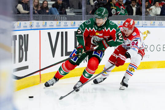 Frölundas Christian Folin och Timrås Sebastian Hartmann