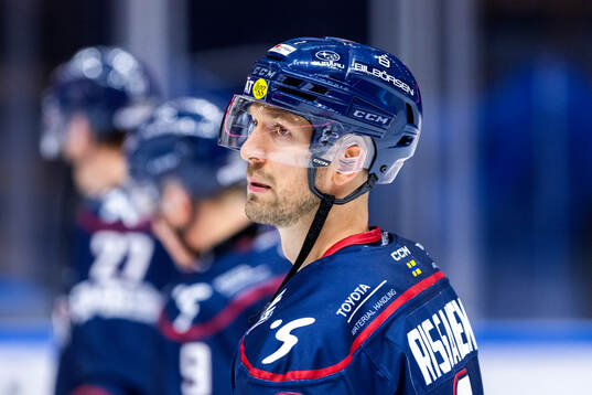 Linköpings Rasmus Rissanen på uppvärmningen