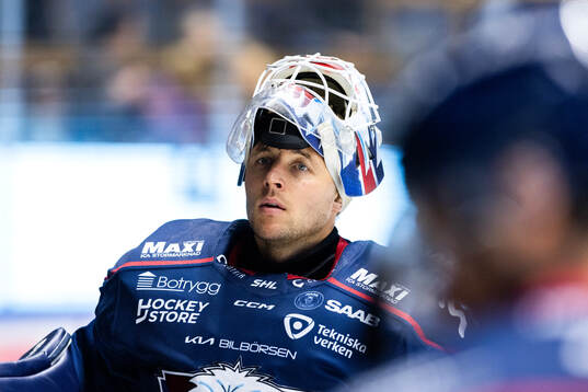 Linköpings målvakt Christian Heljanko på uppvärmningen