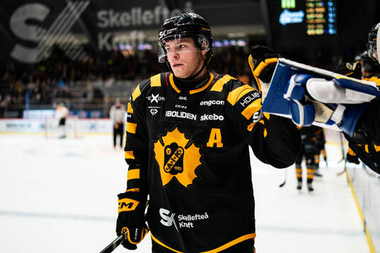 Skellefteås Rickard Hugg jublar