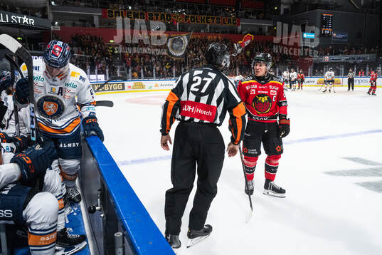 Luleås Erik Gustafsson reagerar
