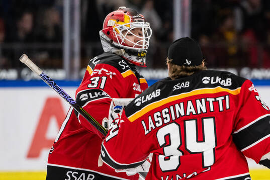 Luleås målvakt Matteus Ward jublar