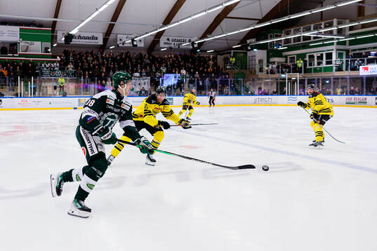 Tingsryds Jacob Svensson och Vimmerbys Jakob Karlsson