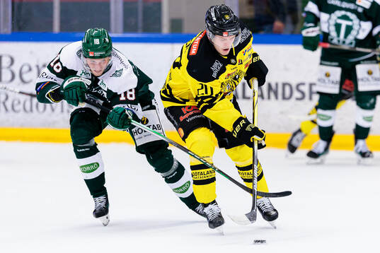 Tingsryds Jacob Svensson och Vimmerbys Jesper Broeng