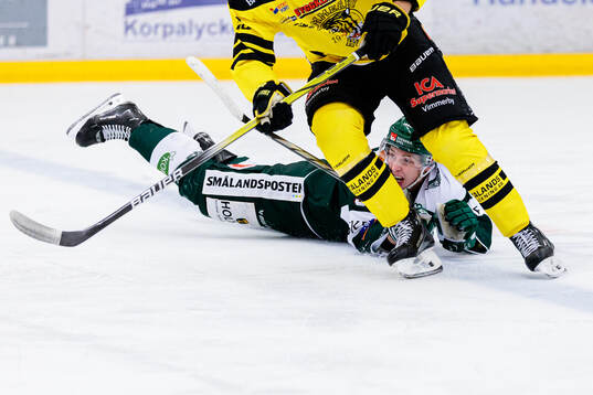 Tingsryds Martin Skärberg faller