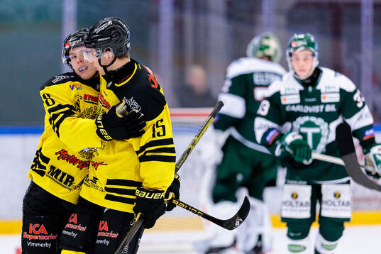 Vimmerbys Eddie Levin och Oskar Lindgren jublar