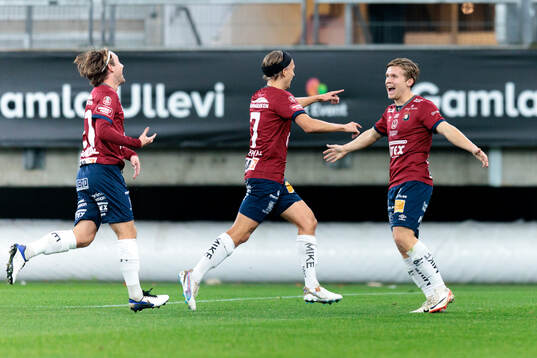 Örgrytes Isak Dahlqvist jublar