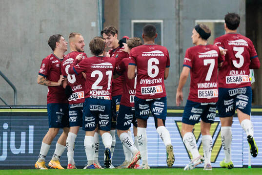Örgrytes Noah Christoffersson jublar med lagkamraterna
