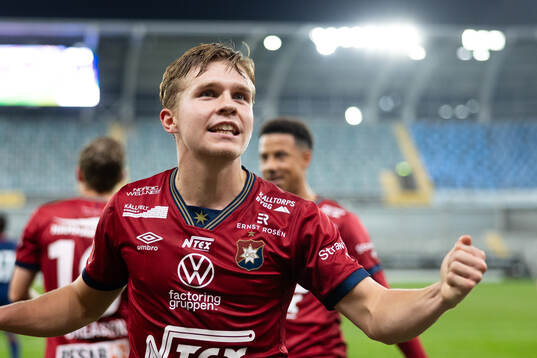 Örgrytes Isak Dahlqvist jublar