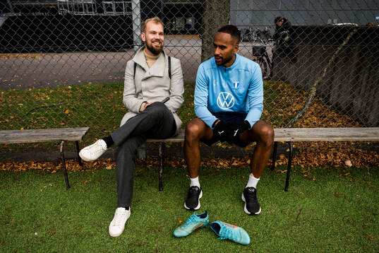 Kvällspostens reporter Johan Dolck Wall och Malmö FFs