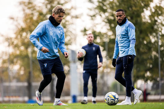 Malmö FFs Jens Stryger Larsen och Martin Olsson