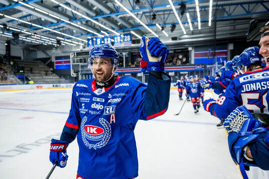 Oskarshamns Eero Savilahti jublar