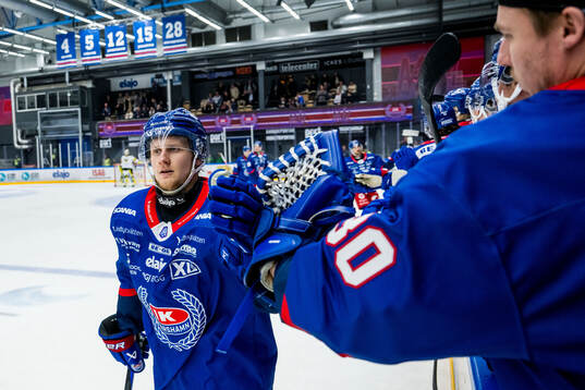 Oskarshamns Filip Sveningsson jublar