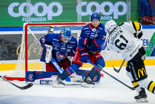 Oskarshamns målvakt Emil Kruse och Västerås Malte