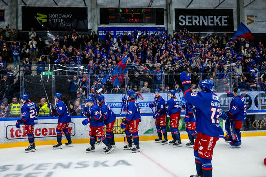 Oskarshamn spelare jublar