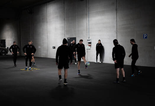 Örebros spelare värmer upp
