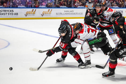 Malmö Redhawks Christoffer Forsberg mot Örebros