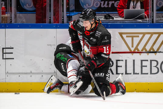 Malmö Redhawks Freddie Larsson och Örebros Noah Steen
