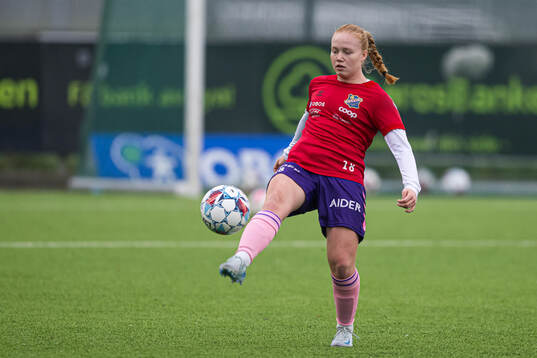 Solveig Tomren Slemmen of Lyn warms up