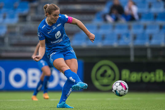 Marthine Østenstad of Brann scores the 1-2 goal