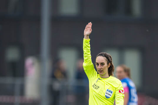 Henrikke Holm Nervik, referee