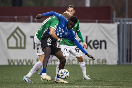 Brages Henry Sletsjøe och Trelleborgs Emmanuel Godwin