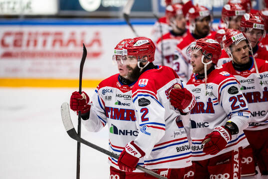Timrås spelare jublar