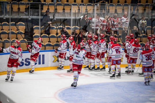 Timrås spelare jublar