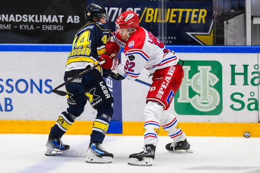 HV71s Hugo Fransson och Timrås Anton Lundmark
