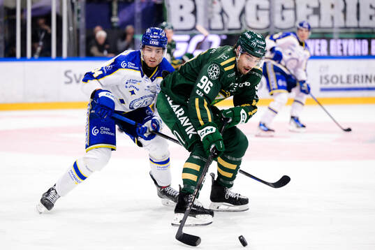 Leksands Peter Cehlarik och Färjestads David Tomasek