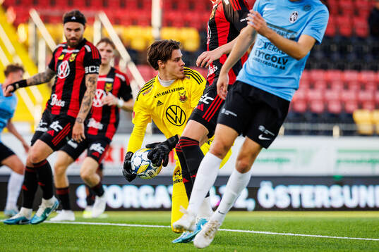 Östersunds målvakt Adam Benediktsson