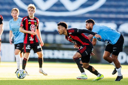 Östersunds Arquimides Ordonez och Landskronas Edi Sylisufaj
