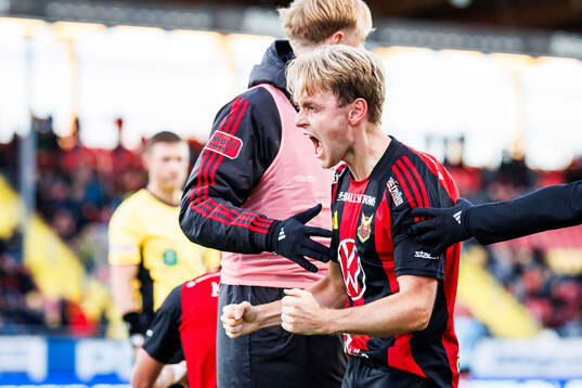 Östersunds Simon Marklund jublar