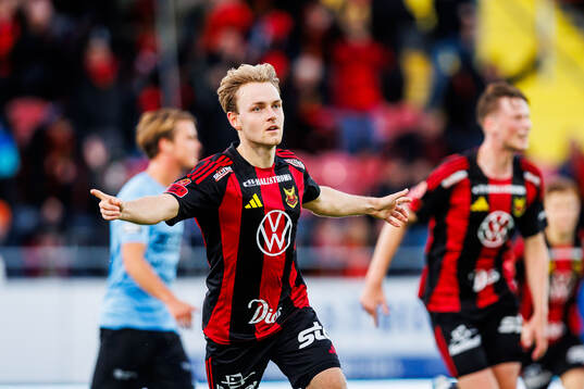 Östersunds Simon Marklund jublar
