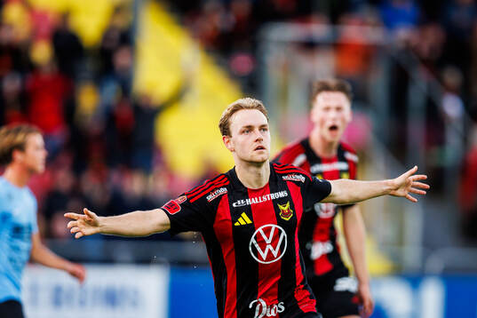 Östersunds Simon Marklund jublar