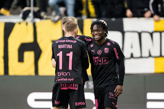 Häckens Jeremy Agbonifo jublar