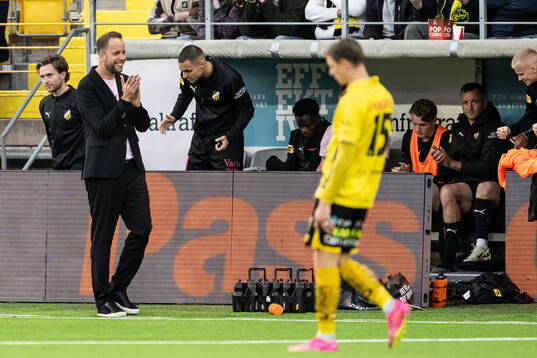 Häckens tränare Joop Oosterveld jublar