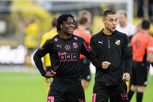 Häckens Jeremy Agbonifo jublar