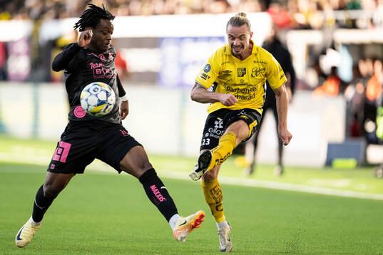 Häckens Jeremy Agbonifo och Elfsborgs Niklas Hult