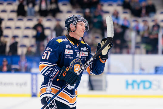 Växjös Emil Sylvegård jublar