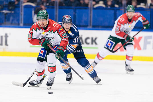 Frölundas Nicklas Lasu och Växjös Emil Sylvegård
