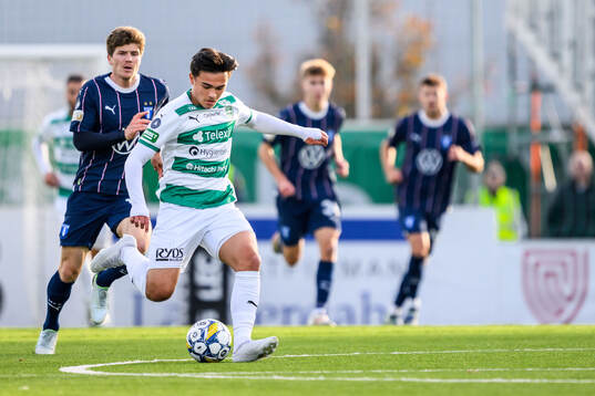 Malmö FFs Oliver Berg och Västerås Alexander Thongla-Iad