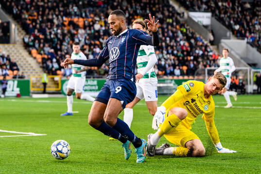 Malmö FFs Isaac Kiese Thelin och Västerås Johan Brattberg