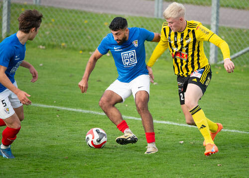 IFK Hässleholms Linus Roslund i matchen i division 2