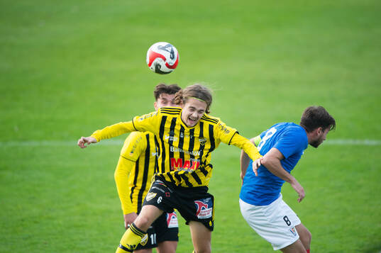 IFK Hässleholms Gustaf Winroth i matchen i division 2